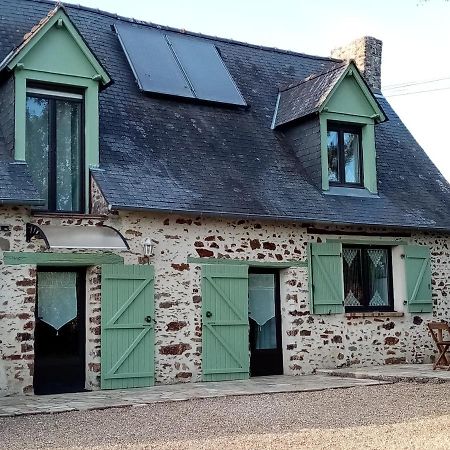 Chambre D Hote La Roussiere Saint-Ouen-Des-Toits Εξωτερικό φωτογραφία