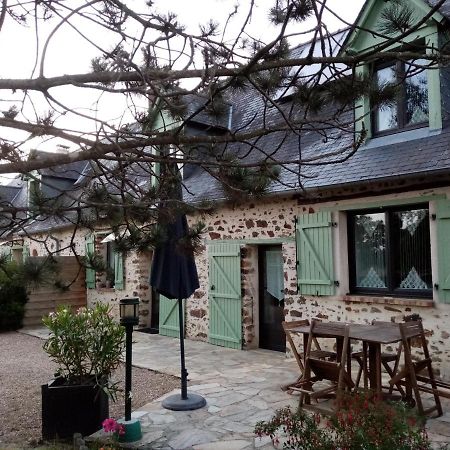 Chambre D Hote La Roussiere Saint-Ouen-Des-Toits Εξωτερικό φωτογραφία